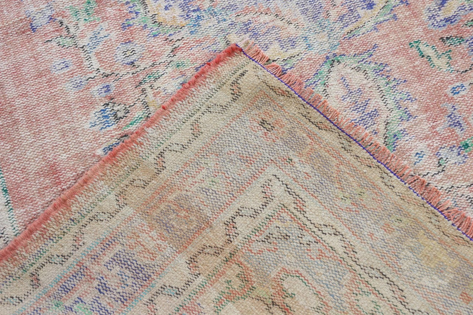 Vintage Turkish Rug 6,2×9 ft (189×274 cm), Red Blue Camouflage Rug