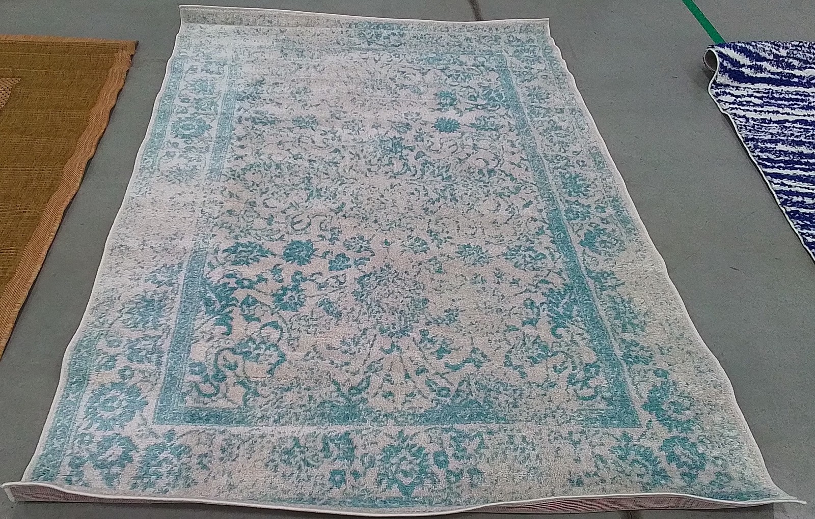 IVORY / LIT BLUE 5′-1″ x 7′-6″ Back Stain Rug Reduced Price 1172807789 ADR109L-5