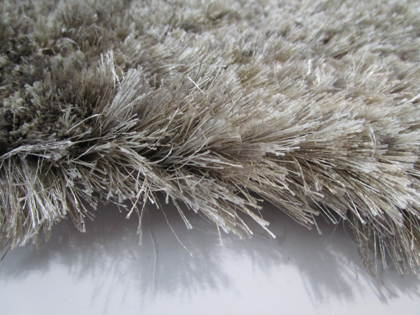 Soft Shaggy Wool Rug 2ft x 3ft Fluffy Carter Shag Taupe 91549 Poly Wool Shag