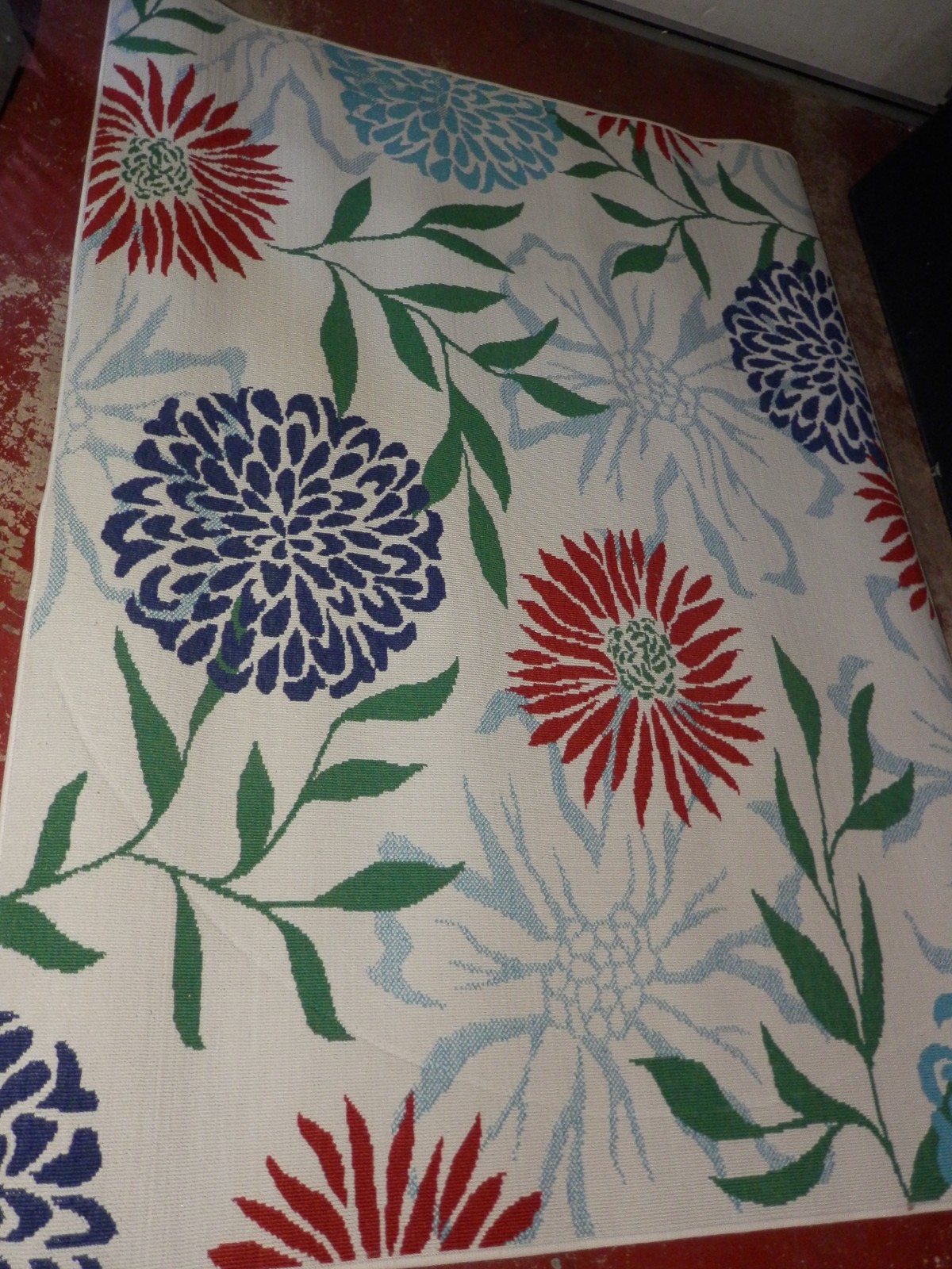 VERANDA LIVING FLOWERING MUMS INDOOR/OUTDOOR RUG ROUND OR RECTANGLE CHOICE