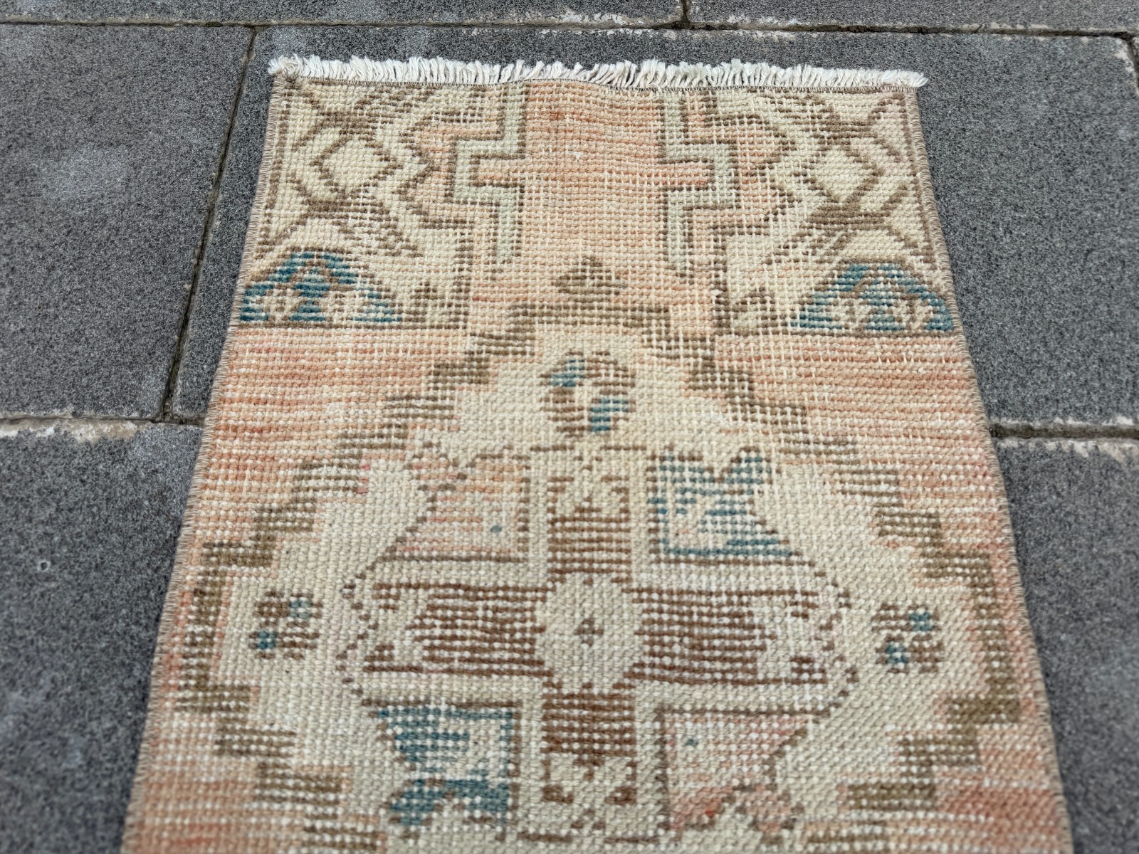 Vintage Turkish Oushak Rug 1.5×2.5 ft Pink Beige Accent Mat Wool Door Rug