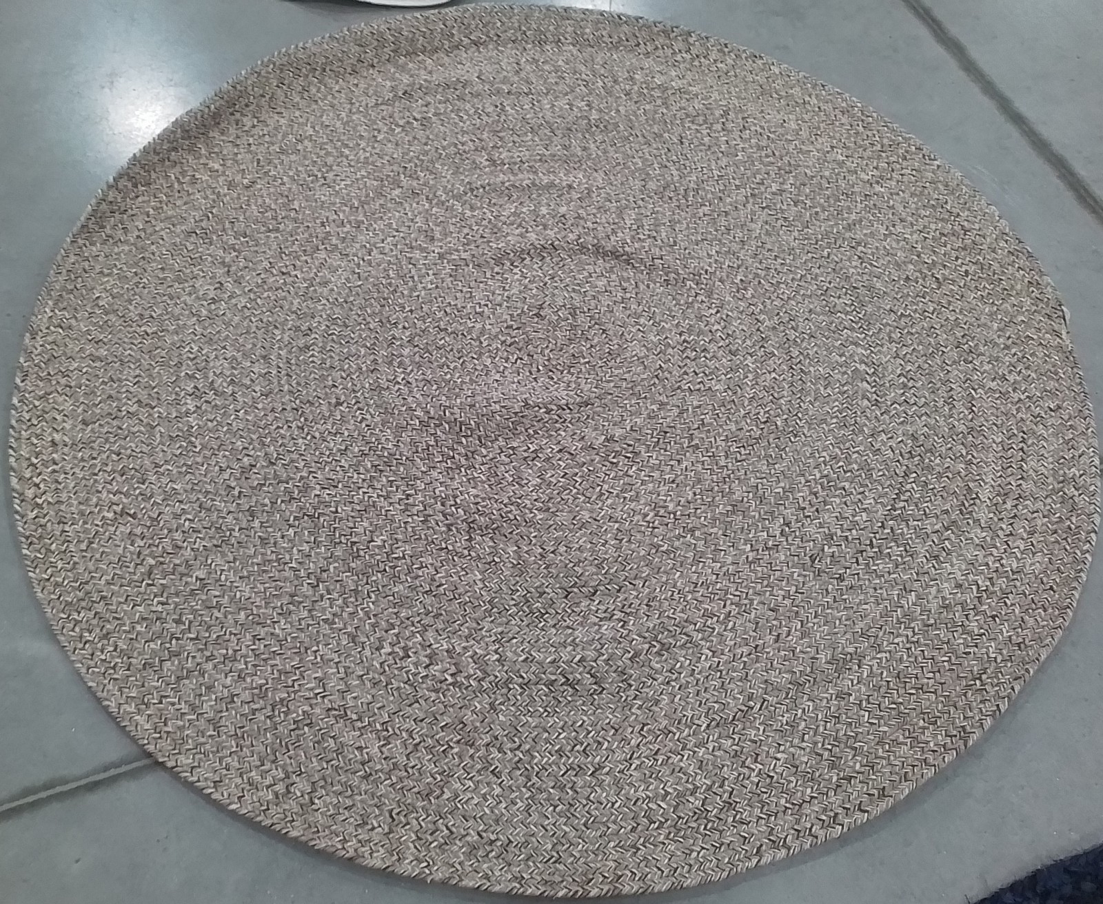 IVORY/BEIGE 5′-0″ x 5′-0″ Broken Thread Rug, Reduced Price 1172802944 BRD256B-5R