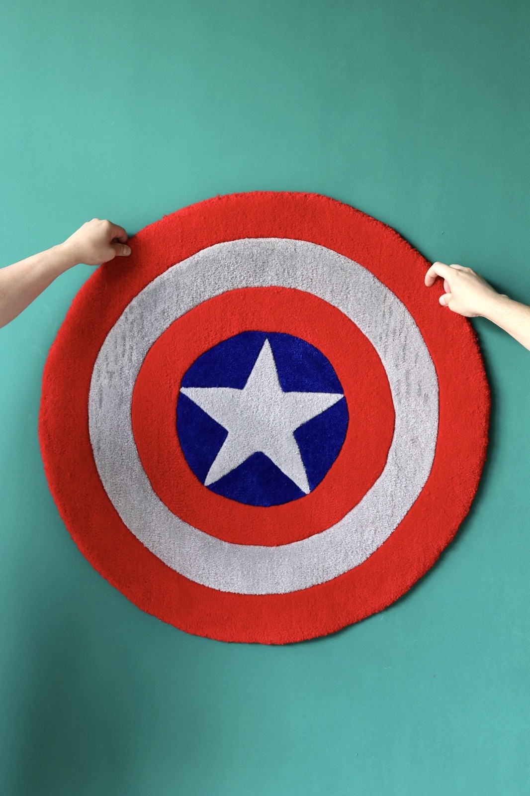 Handmade Tufted Rug – Captain America Shield | 80×80 cm