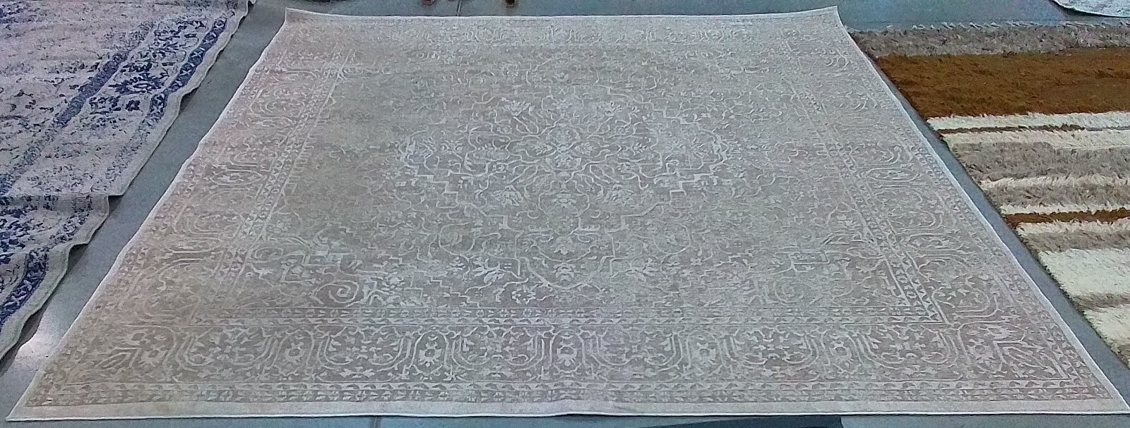 BEIGE / CREAM 10′-0″ x 10′-0″ Flaw in Rug, Reduced Price 1172772550 RFT670A-10SQ