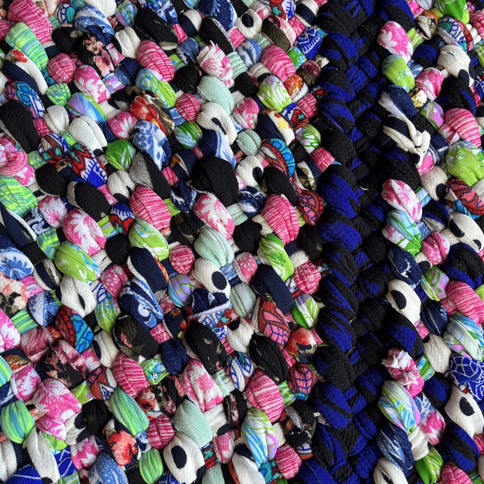 Homemade Braided Rug, Made With Knit, Washable, Blue/White/Pink, 40”L x 29”W NEW