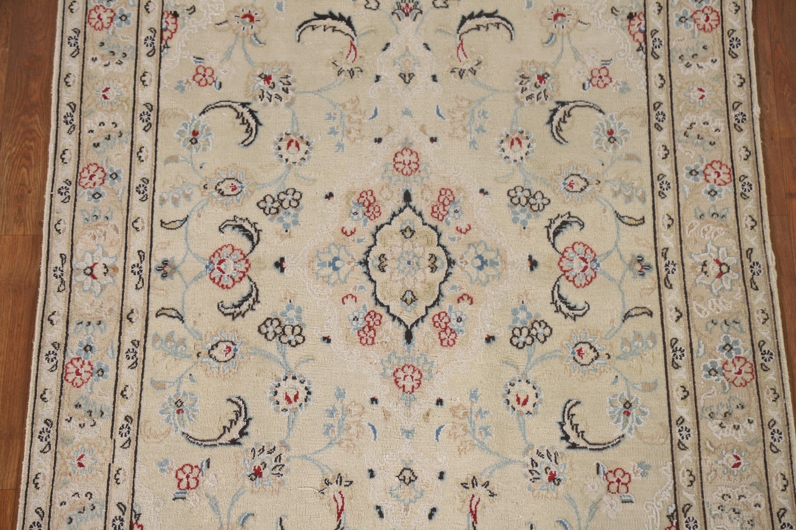 Vintage Floral Beige Traditional nain Area Rug 4’x6′ Wool Hand-knotted Carpet