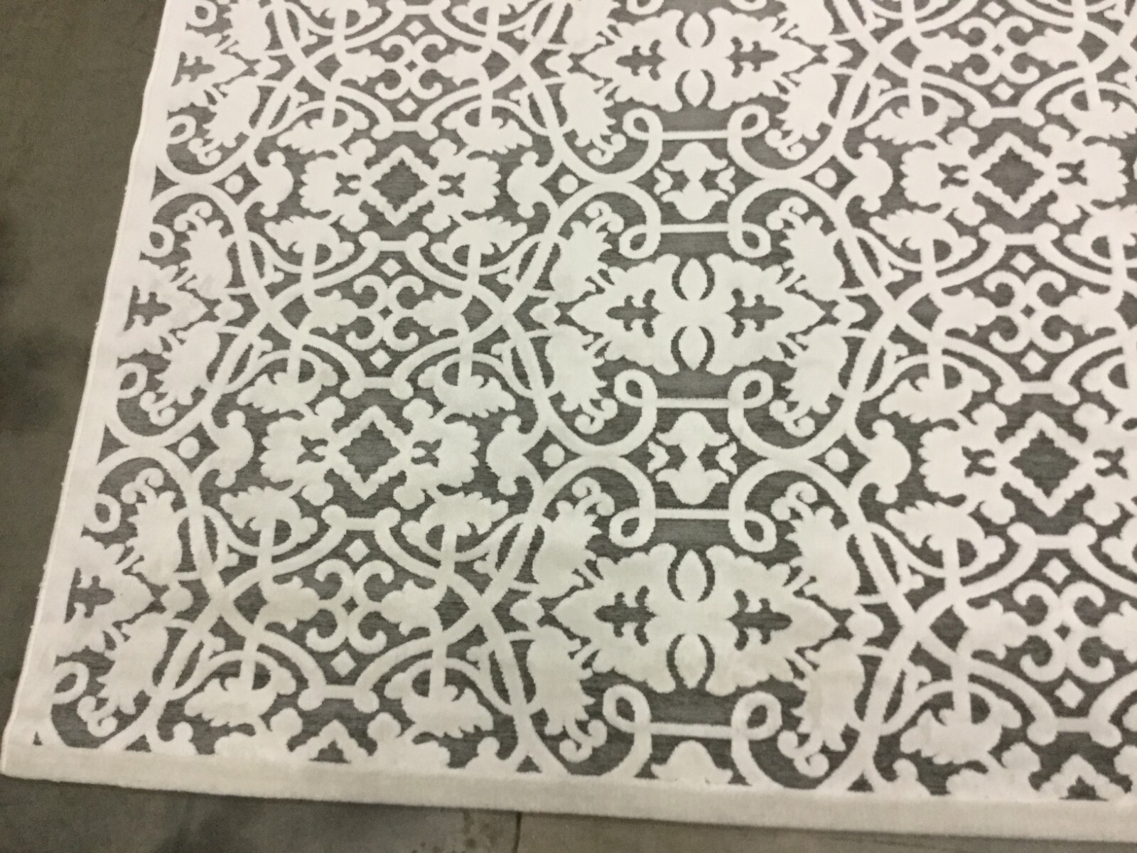 IVORY / DARK GREY 5′ X 7′-5″ Stained Rug, Reduced Price 1172653382 PARB636C-5