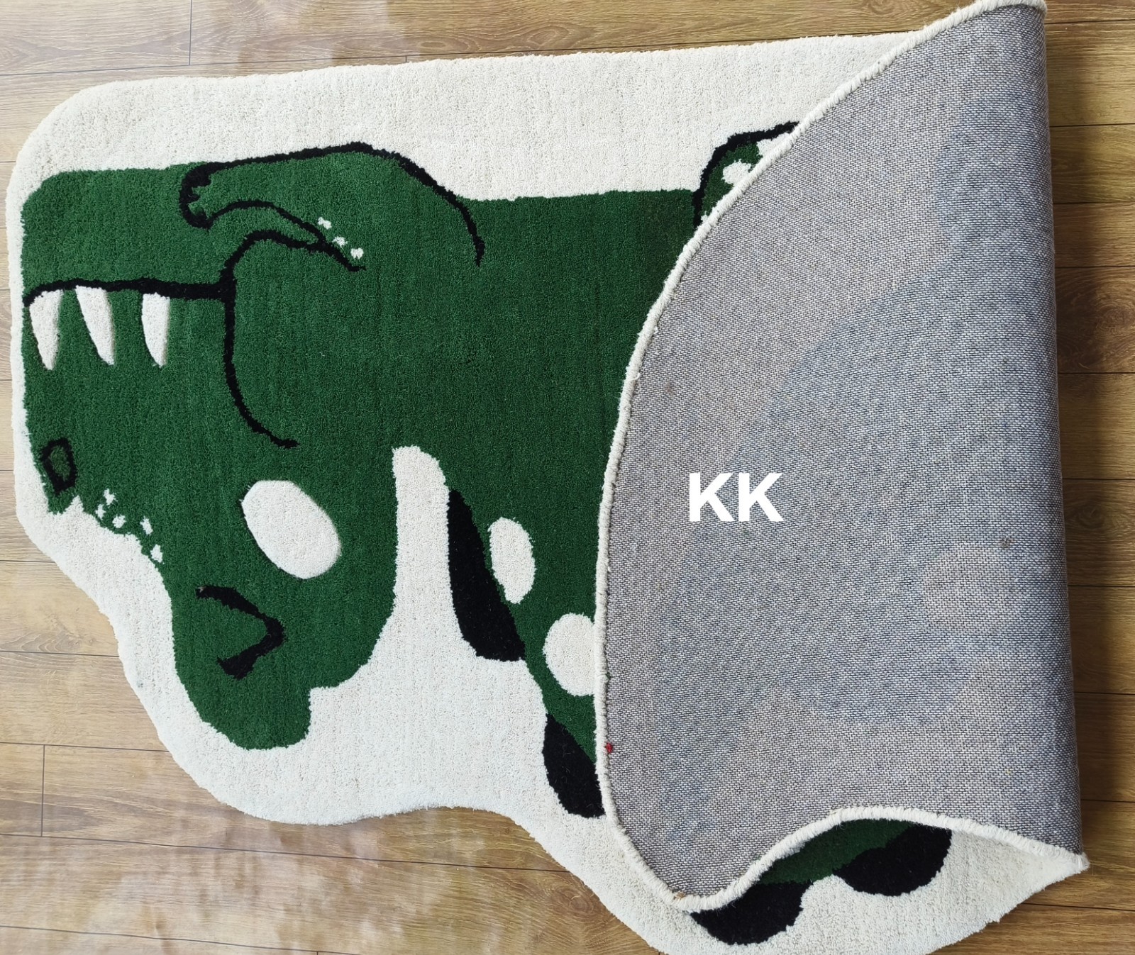 Crocodile Rugs Handmade 100% Woolen Hand Tufted For Home Decoration