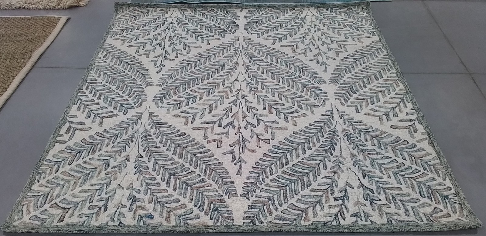 IVORY / BLUE 7′-0″ x 7′-0″ Hole in Rug, Reduced Price 3172810510 CPR208A-7SQ