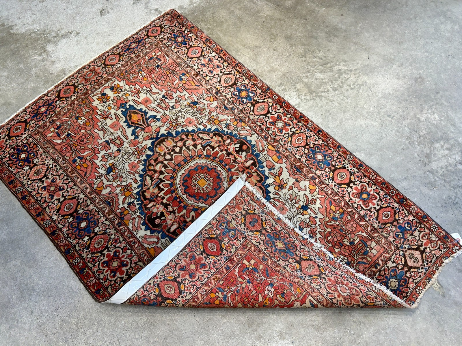 3’3″x5′ Antique Hand-Knotted 100% Wool Pile Sarouke Farahan Rug