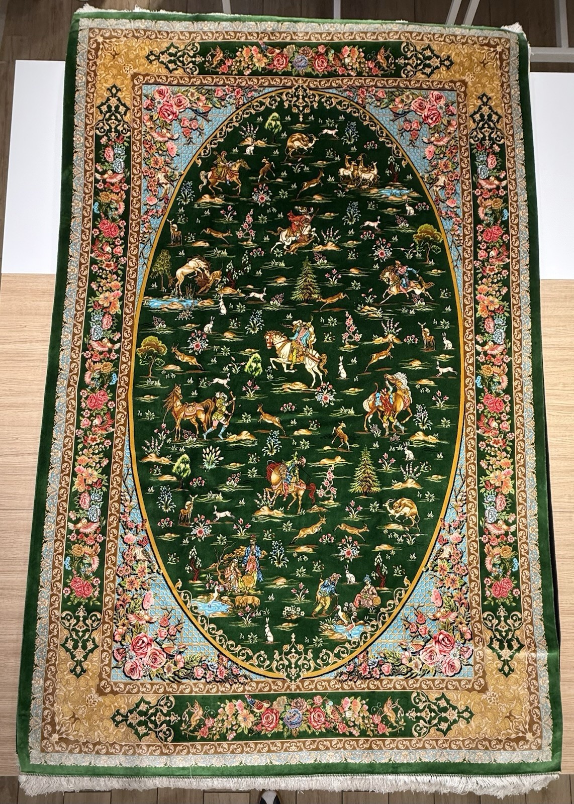Brand New Hand-finished Oriental Silk Rug – Royal Green Hunting Scene 5 ft X 7ft