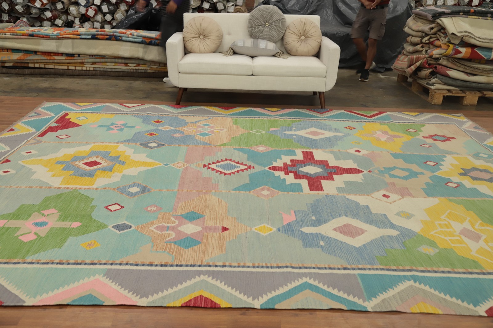 Vibrant Flat-weave Large Kilim Rug 10×13 Bringing Brightness to Any Room