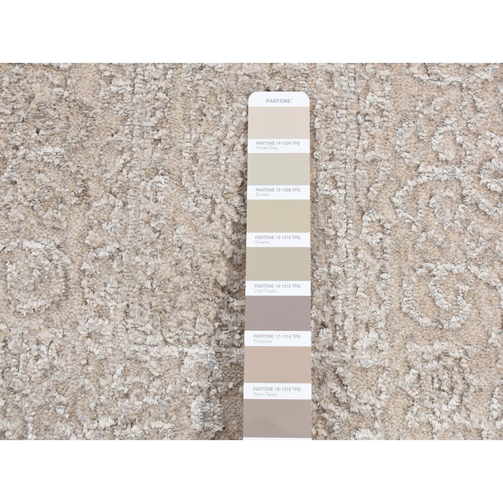 2’5″ x 12′ Gray Fine Jacquard with Hand Loomed Wool and Silk Runner Rug R87306