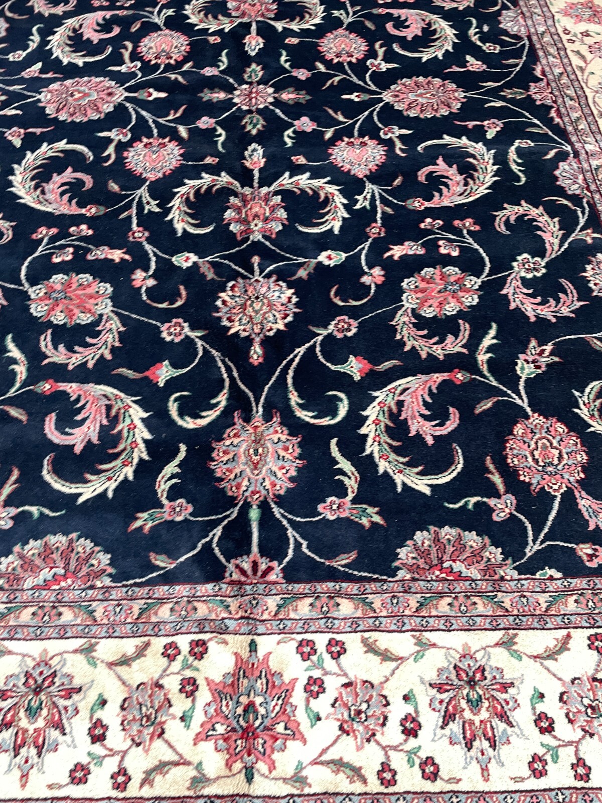Hand-Woven Wool Area Rug w/ Floral Design, 8.7′ x 11.8′