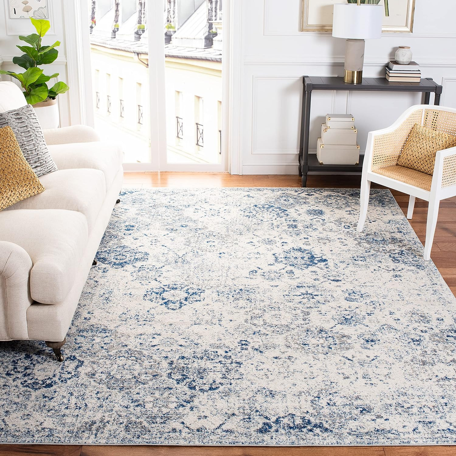 SAFAVIEH Madison Collection Area Rug – 10′ X 14′, White & Royal Blue, Boho Chic