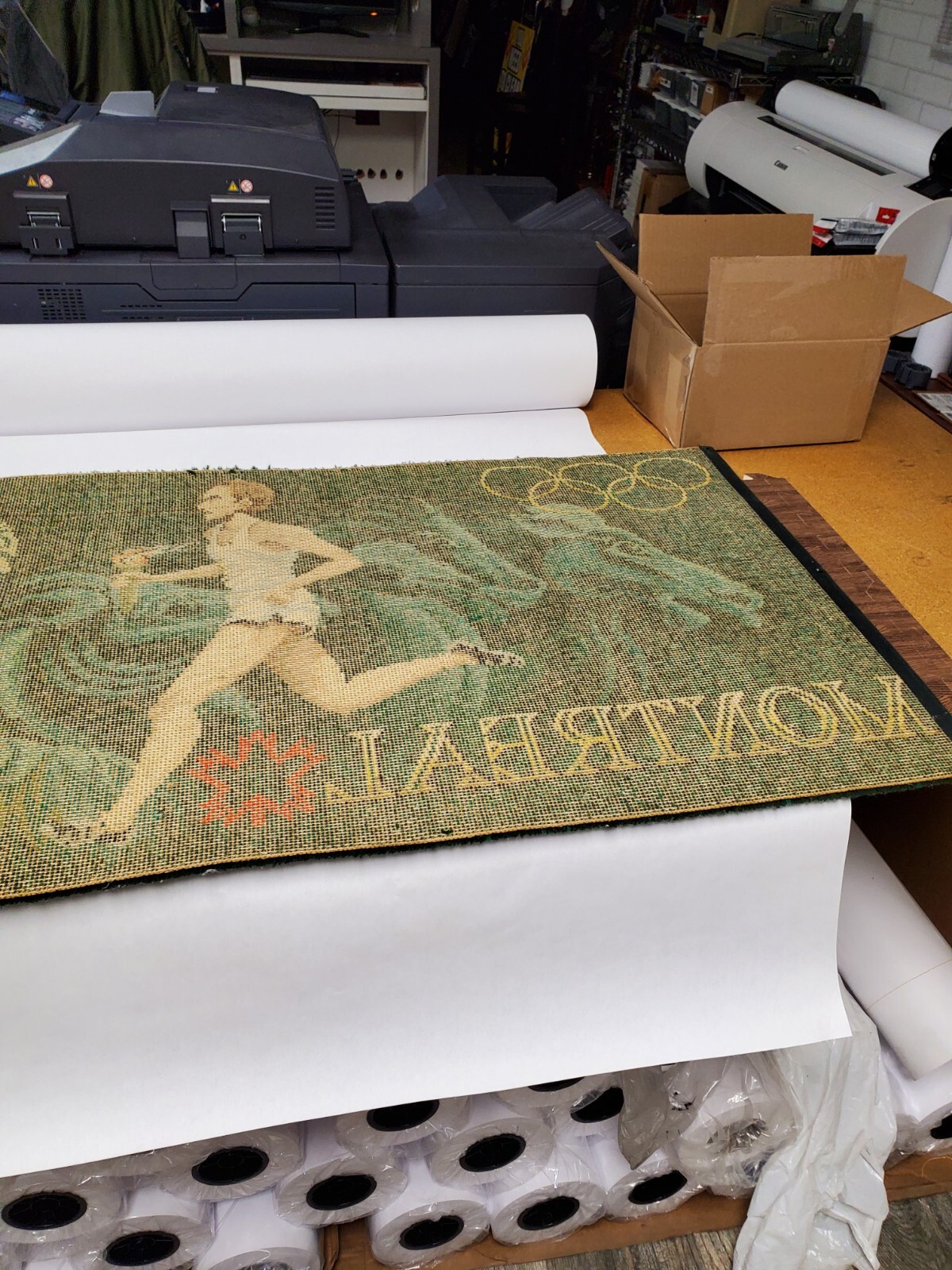 Antigua wall hanging picture rug