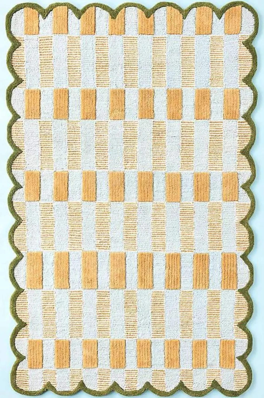 Checkered Wool Rug with Scalloped Edges – Hand-Tufted Retro Gingham Carpet