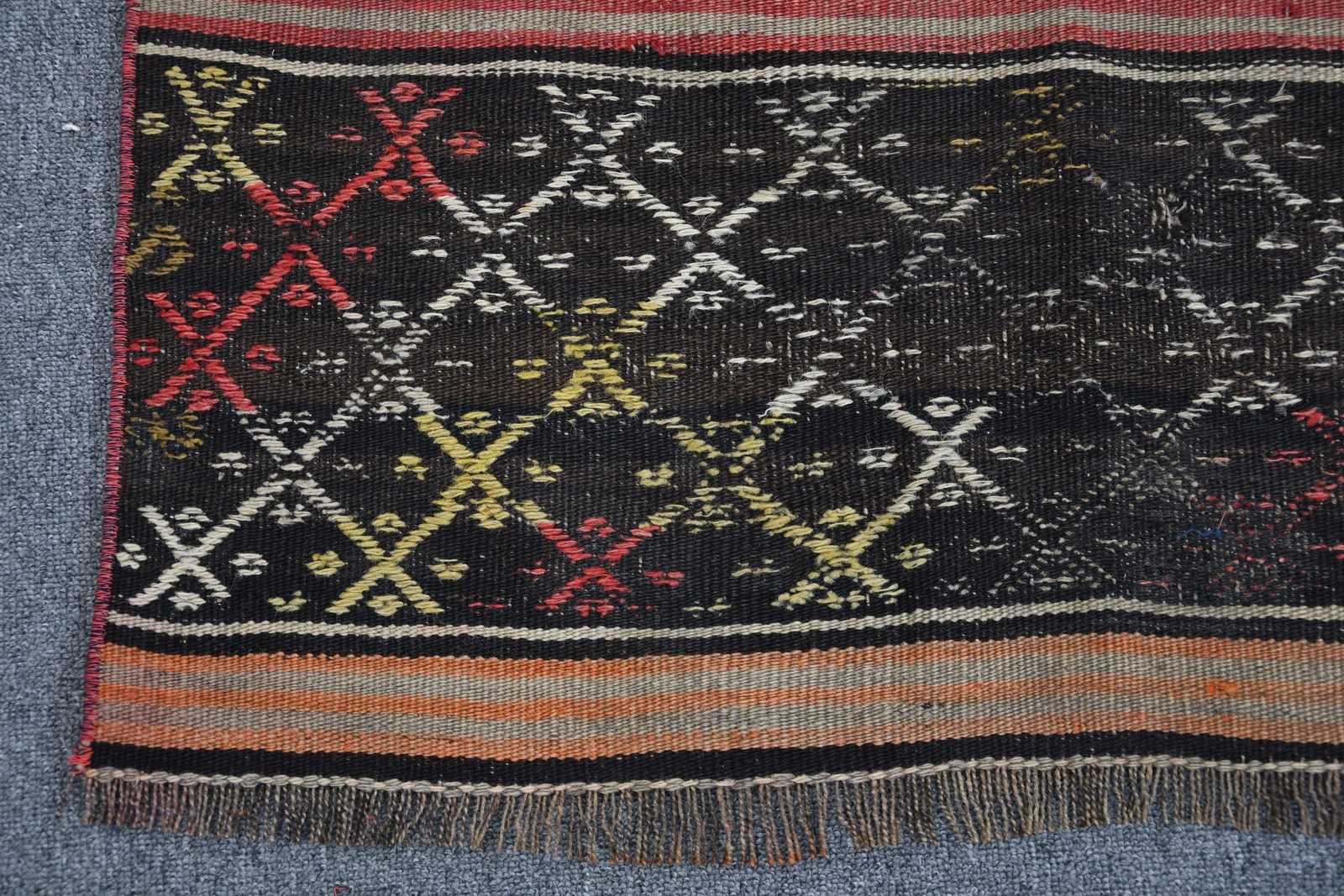Vintage 4,3×6,1 ft Rug, Area Turkish Rug, Black Red Floral Rug