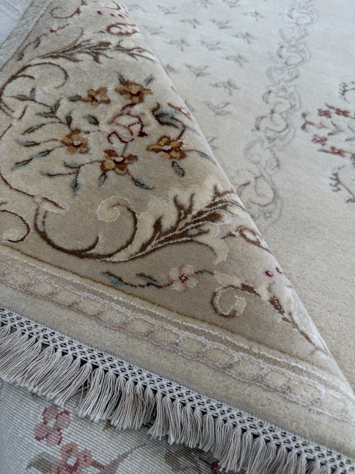 Vintage Hand Knotted Area Rug 4×6 ft Pure Wool Cream French Savonnerie Style