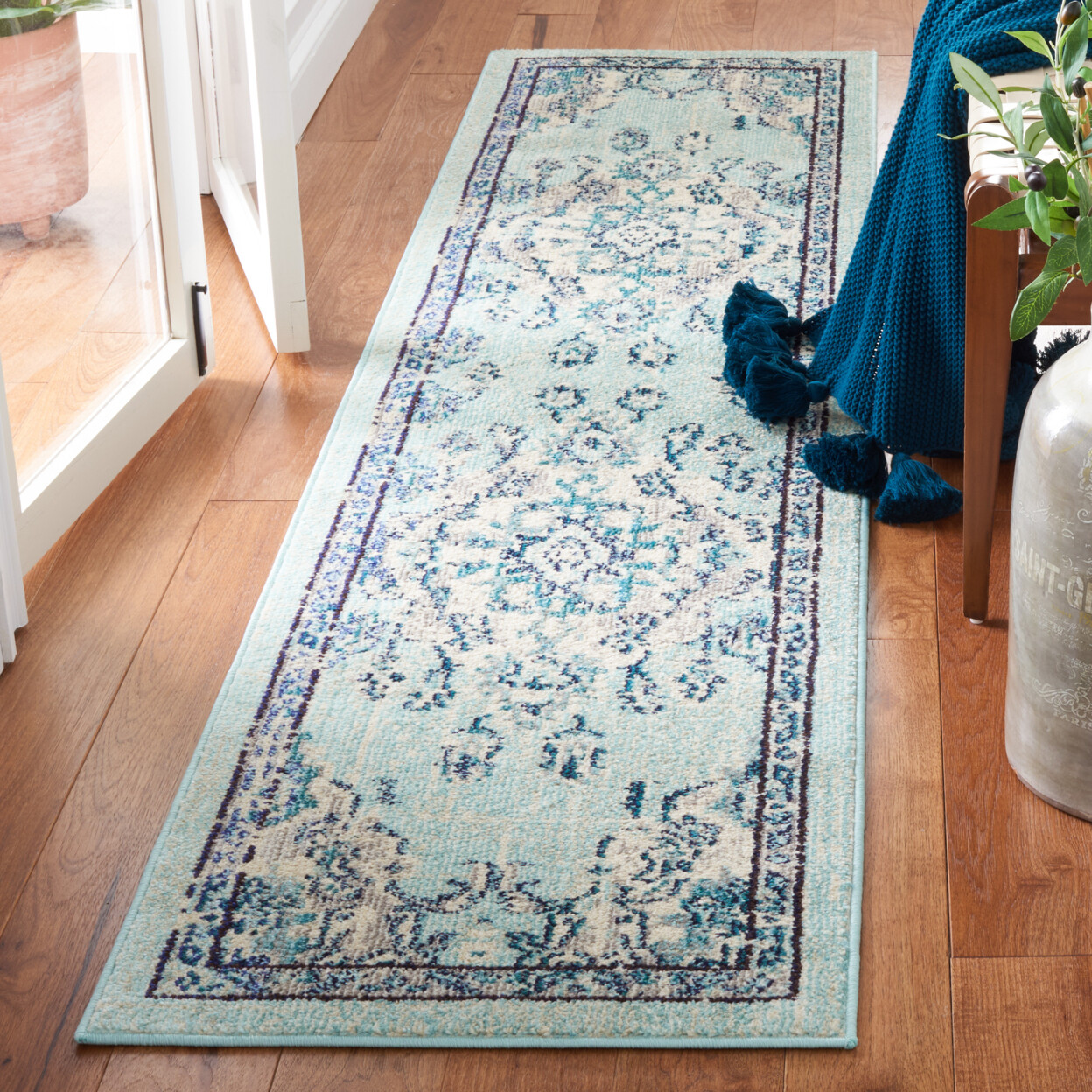 SAFAVIEH Madison Collection MAD484J Teal / Beige Rug