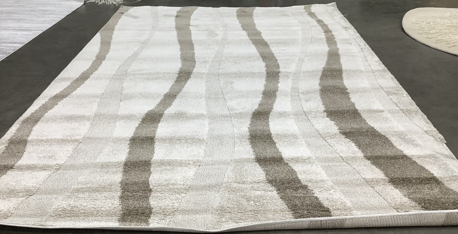 CREAM / D BROWN 9′-0″ x 12′-0″ Damaged Rug Reduced Price 1172679870 SG451-1128-9