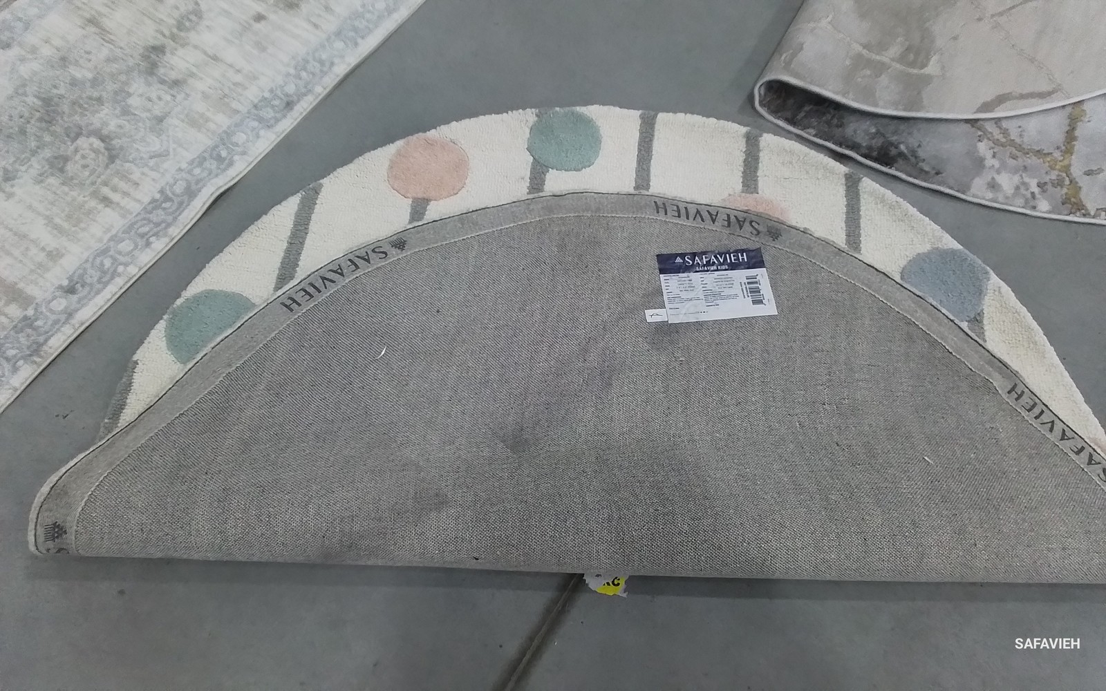 IVORY / MULTI 5′-0″ x 5′-0″ Back Stain Rug, Reduced Price 1172792198 SFK909A-5R