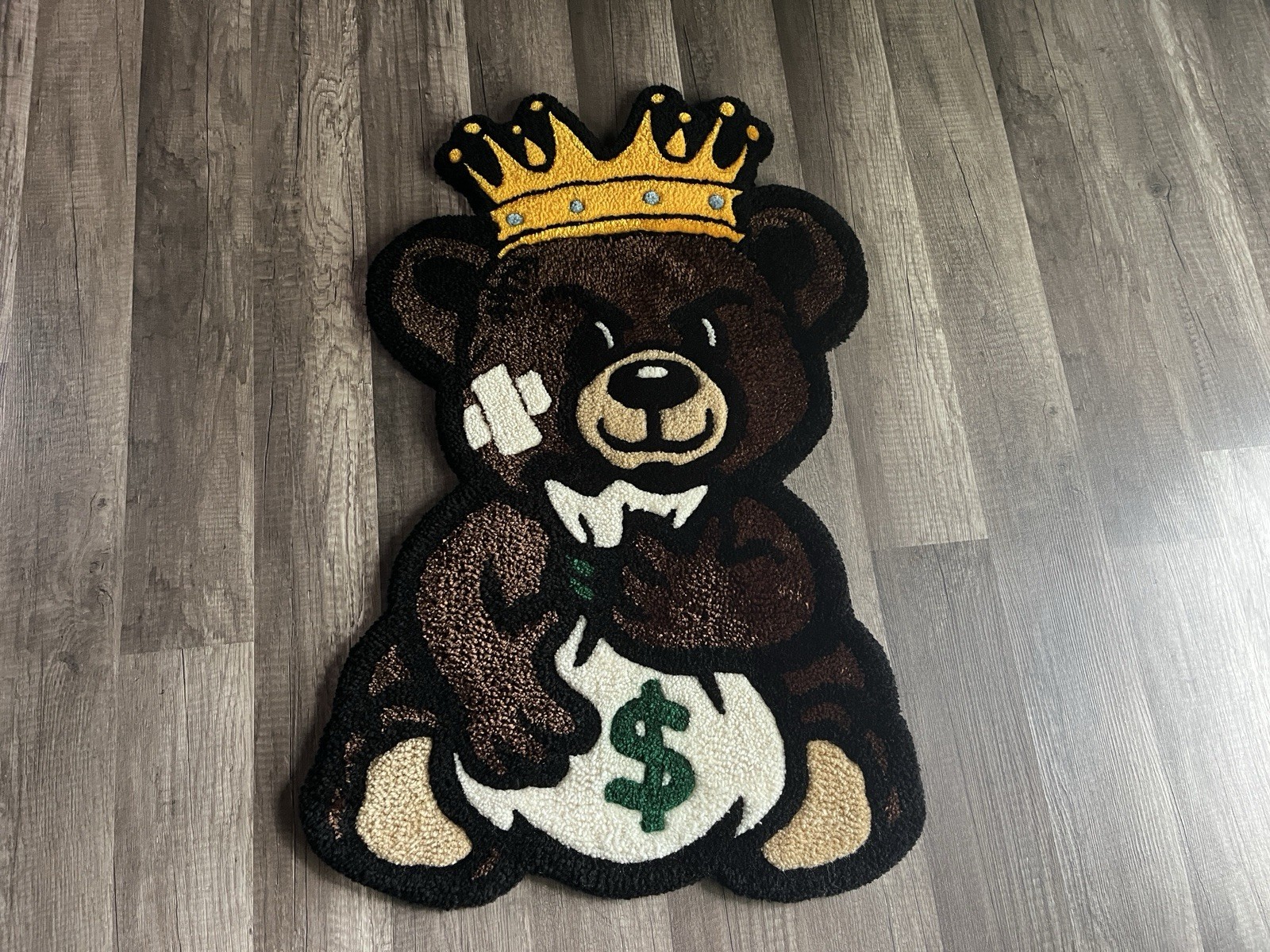 Teddy Bear Crown Money Bag Novelty Tufted Rug, Non-Slip Backing, 19 x 29 in