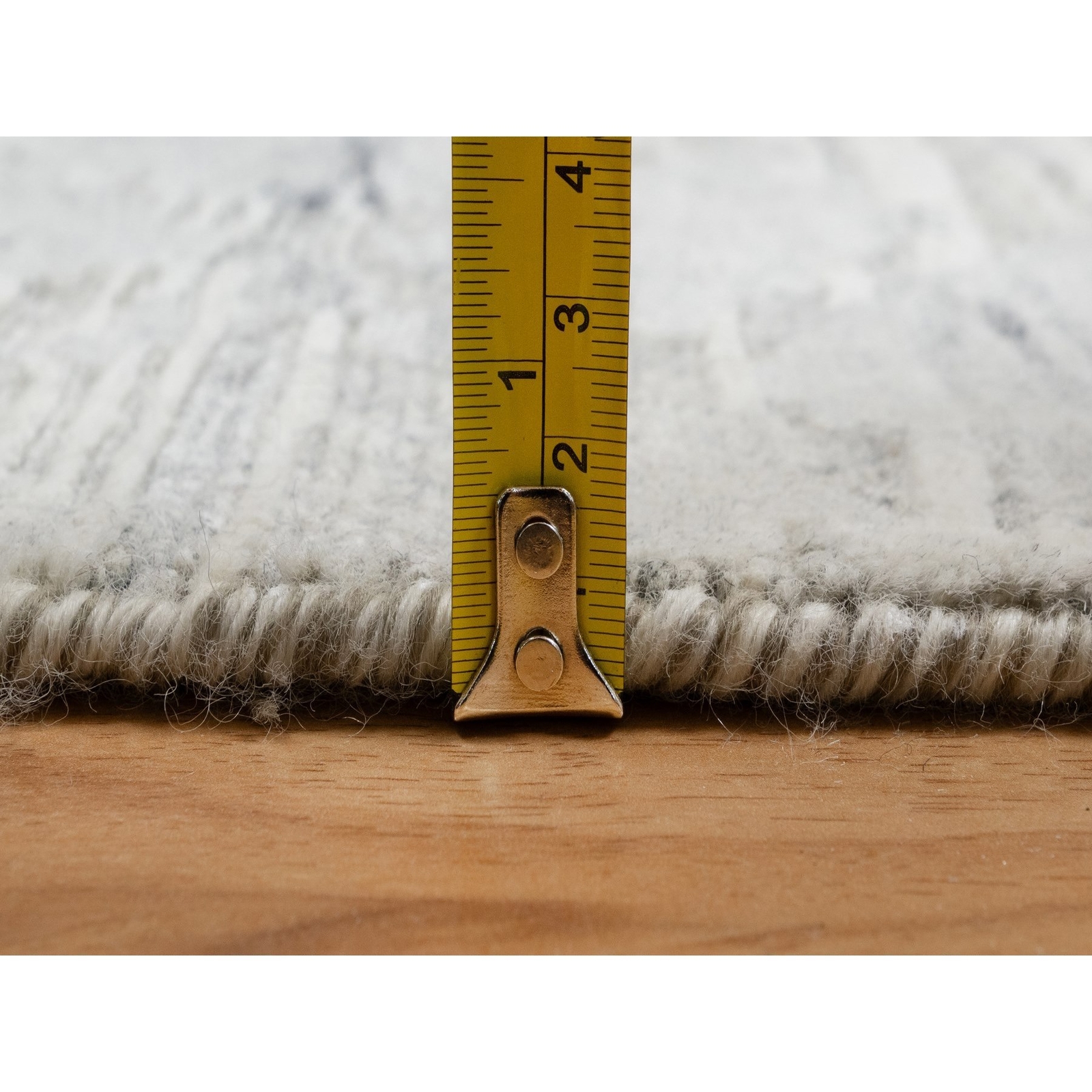 2’x3′ Medium Gray Undyed Natural Wool Modern Design Hand Knotted Mat Rug R91274