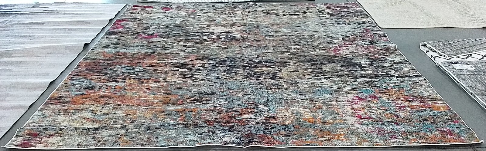 BLACK / GOLD 11′-0″ x 11′-0″ Flaw in Rug, Reduced Price 1172773028 MAD460Z-11SQ