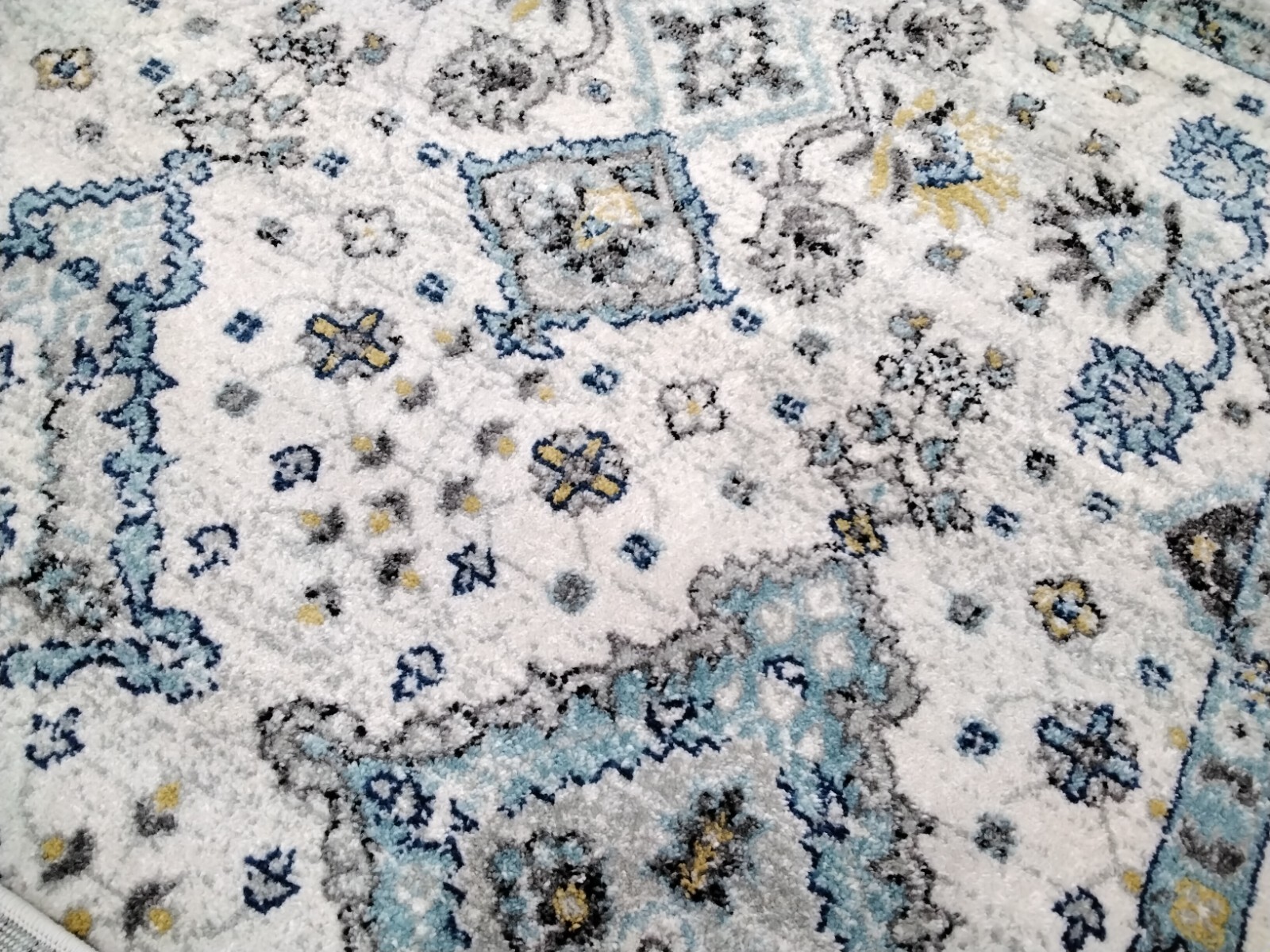 IVORY / LIGHT BLUE 6′-7″ X 9′ Back Stain Rug, Reduced Price 1172755101 EVK224C-6