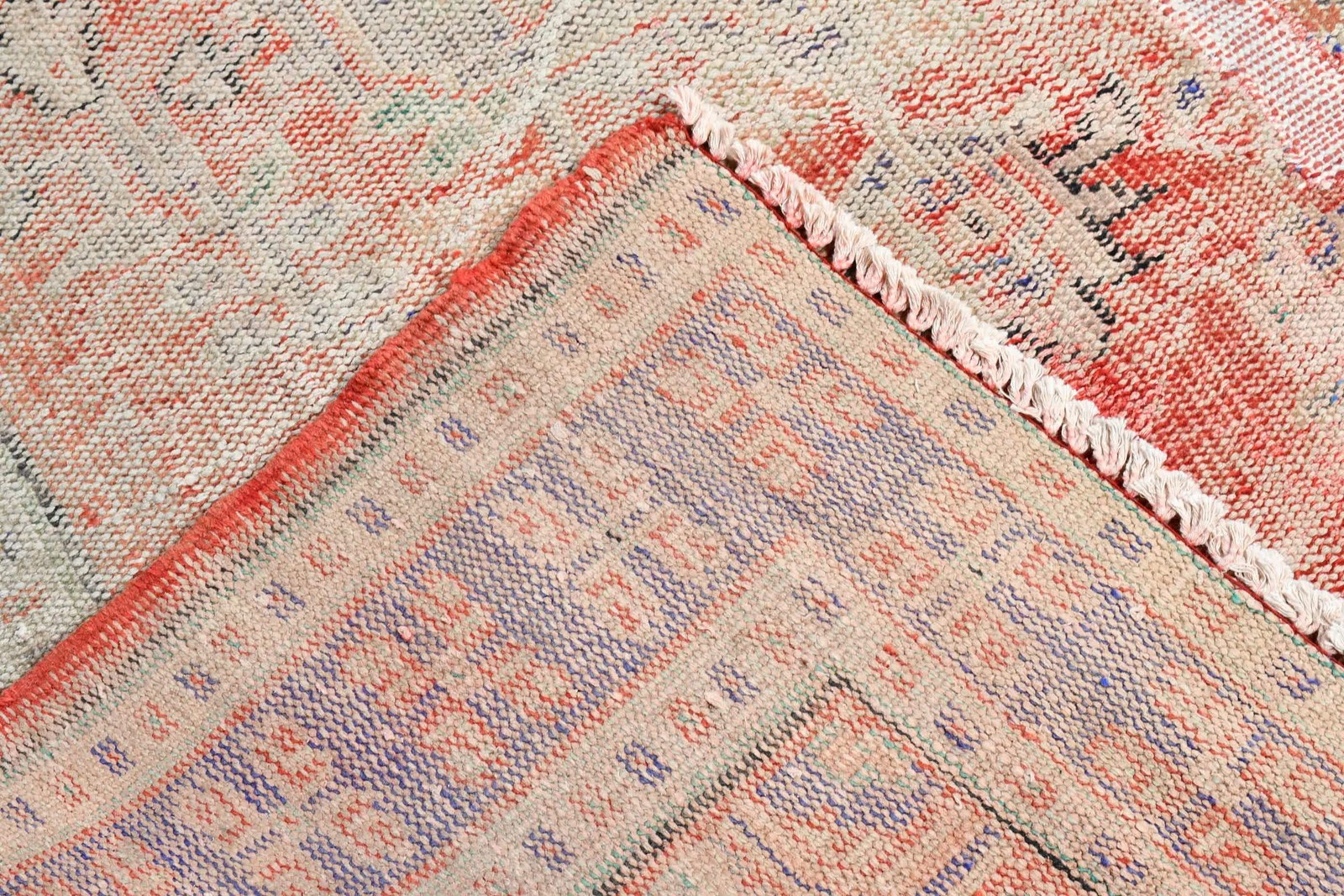 Vintage Turkish Rug 5,4×8,7 ft, Red Large Moroccan Wool Rug