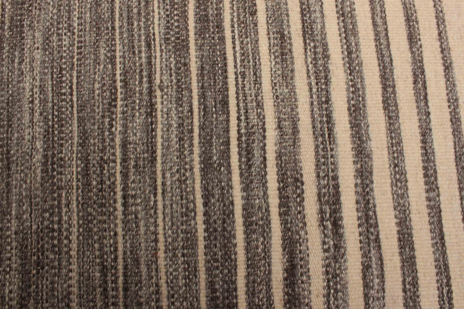 Vintage Hand Woven Turkish Carpet 5’3″ x 7’5″ Traditional Wool Kilim Rug