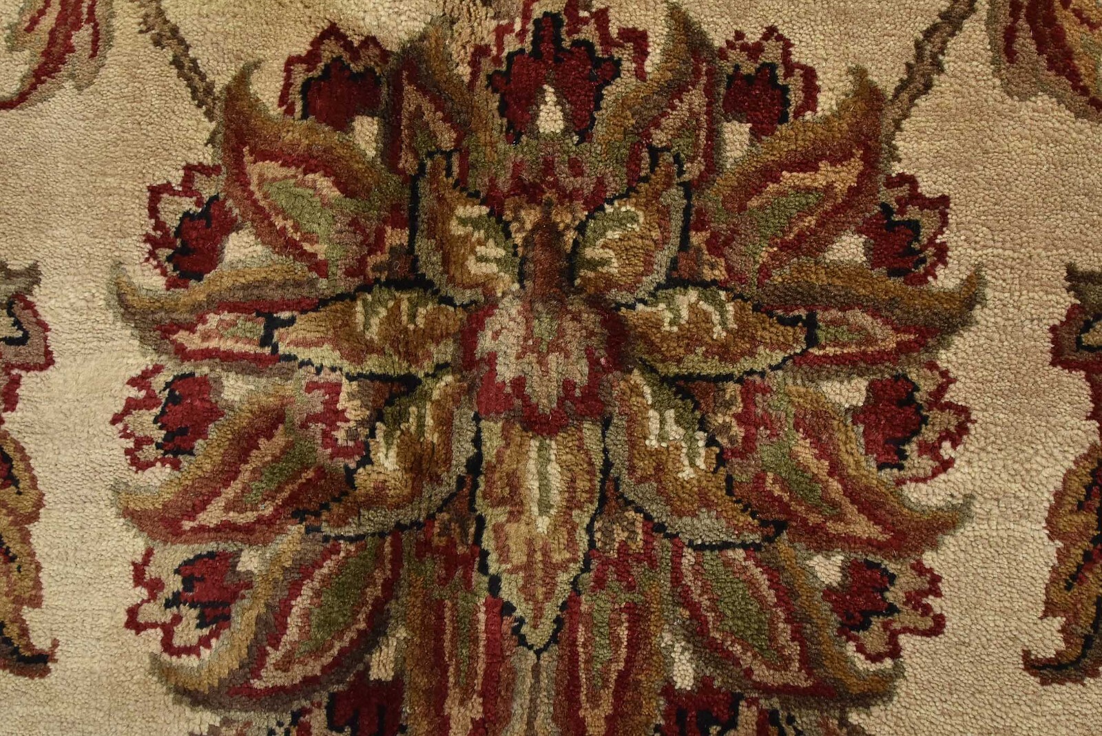 Agra Carpet 11’10” x 15’1” Ivory Wool Traditional Hand-Knotted Oriental Rug