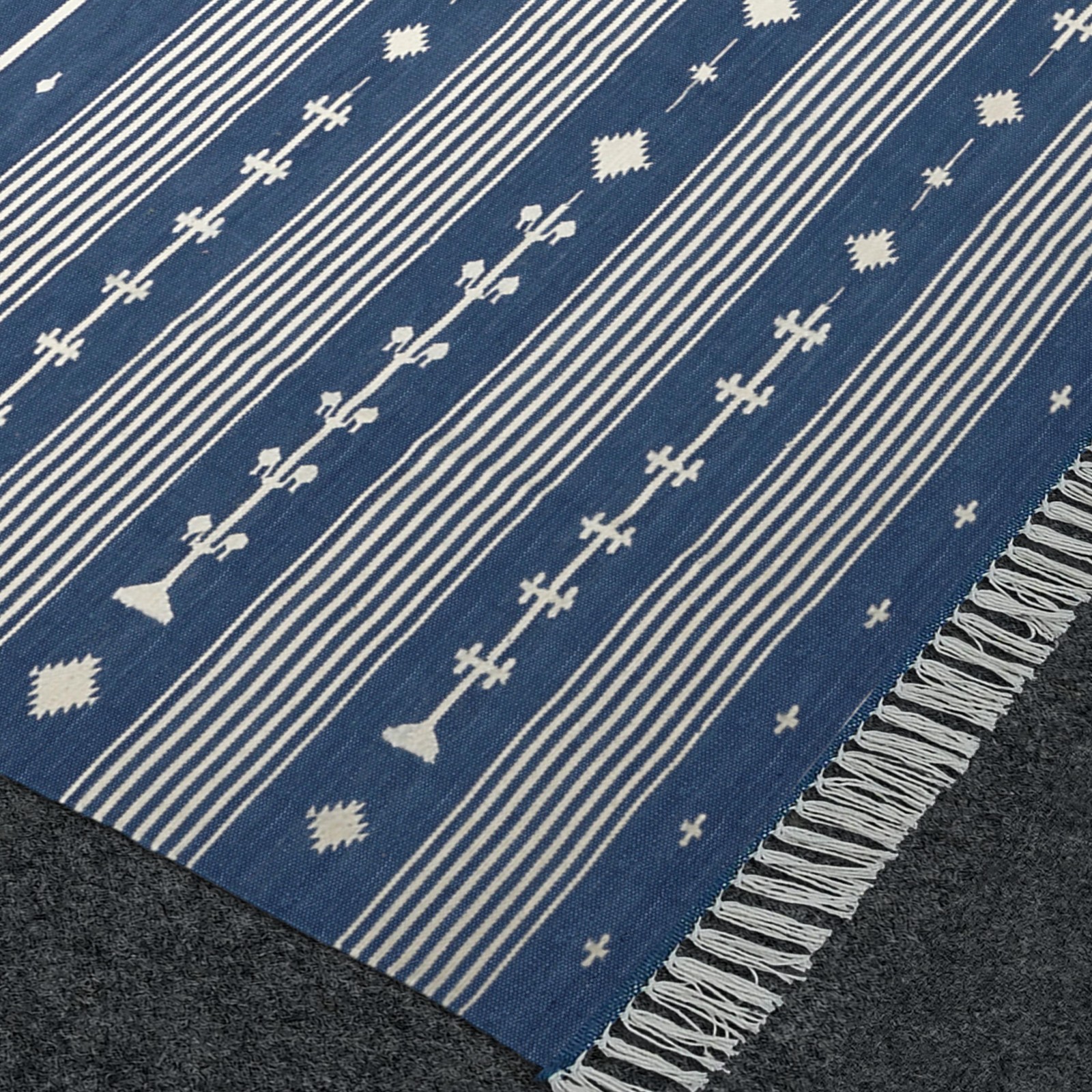 5×7 Cotton Dhurrie Rug Blue White Handwoven Indian Flatweave Reversible Area rug