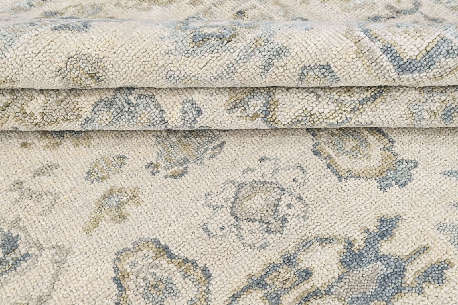 8’10”x11’11” Hand Knotted Wool Ivory Oushak Transitional Rug