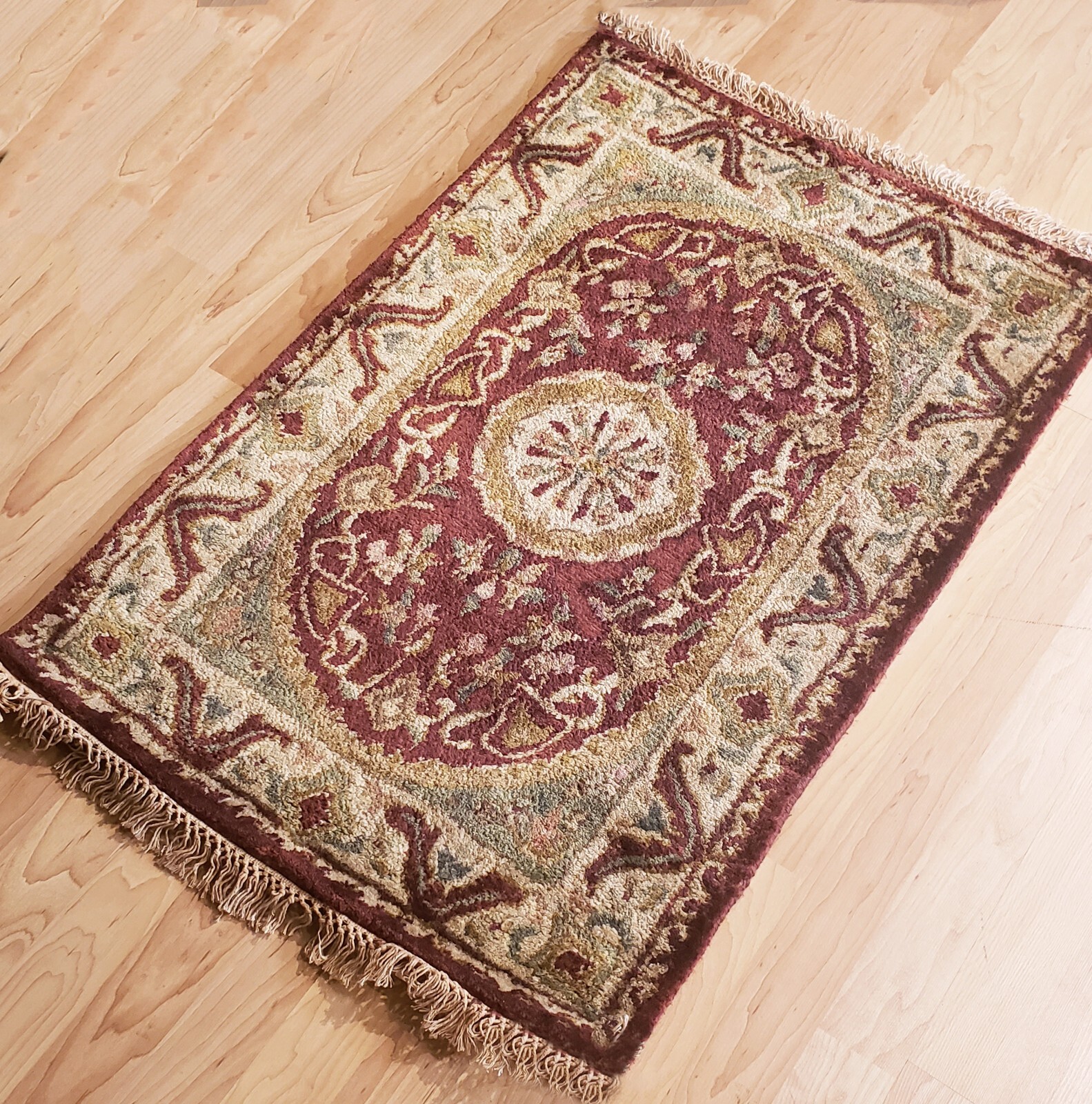 NWT BRAND NEW TAGS Designer Handmade Wool Rug 2’x3′ Sold Horchow MSRP $450