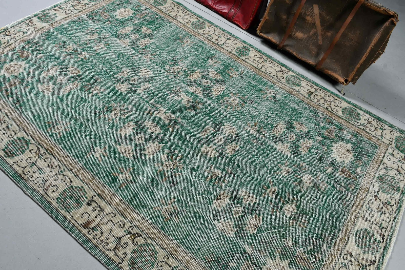 Vintage Large Rug 5,3×7,9 ft, Green Oriental Turkish Wool Rug