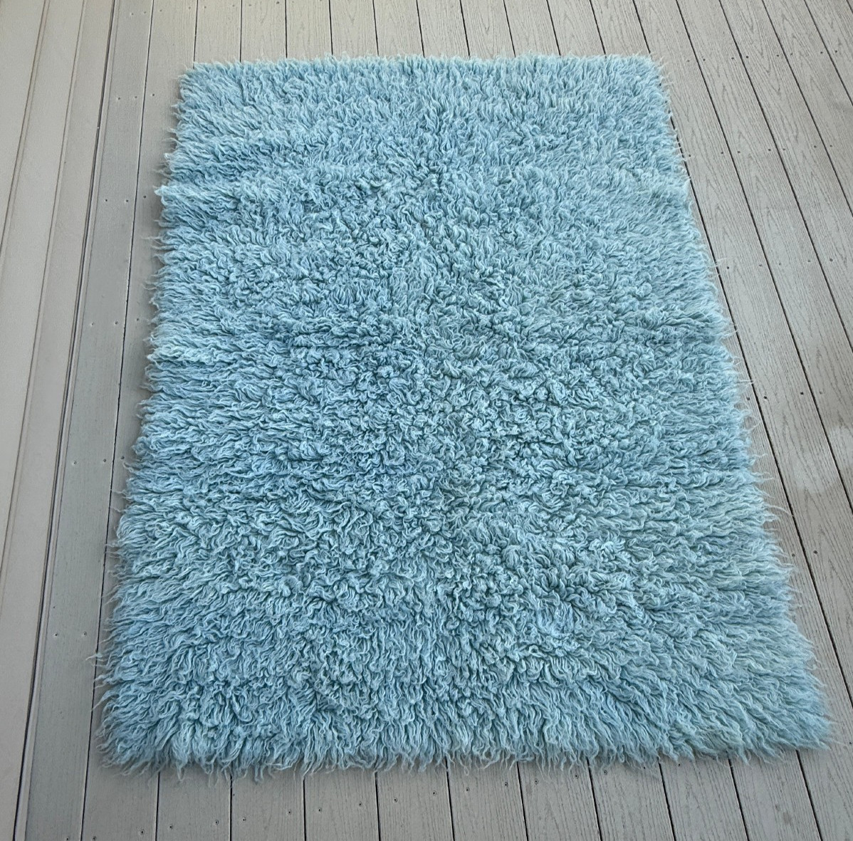 Authentic Greek Flokati Rug Light Baby Blue – 100% Wool 4.5’x6.5′ PRE-OWNED