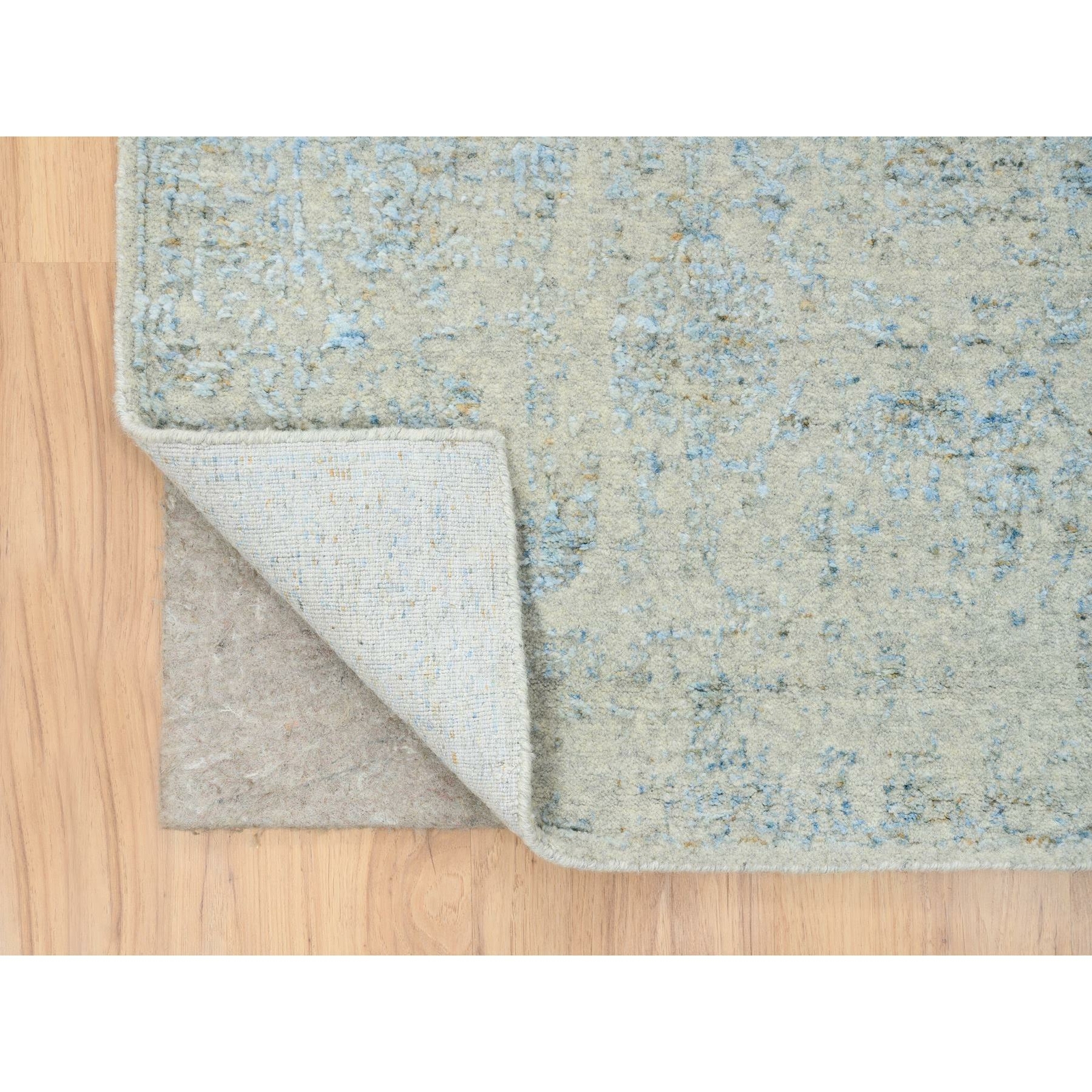 2’6″ x 12′ Gray Wool and Silk Jacquard Hand Loomed Tebraz Runner Rug R64555