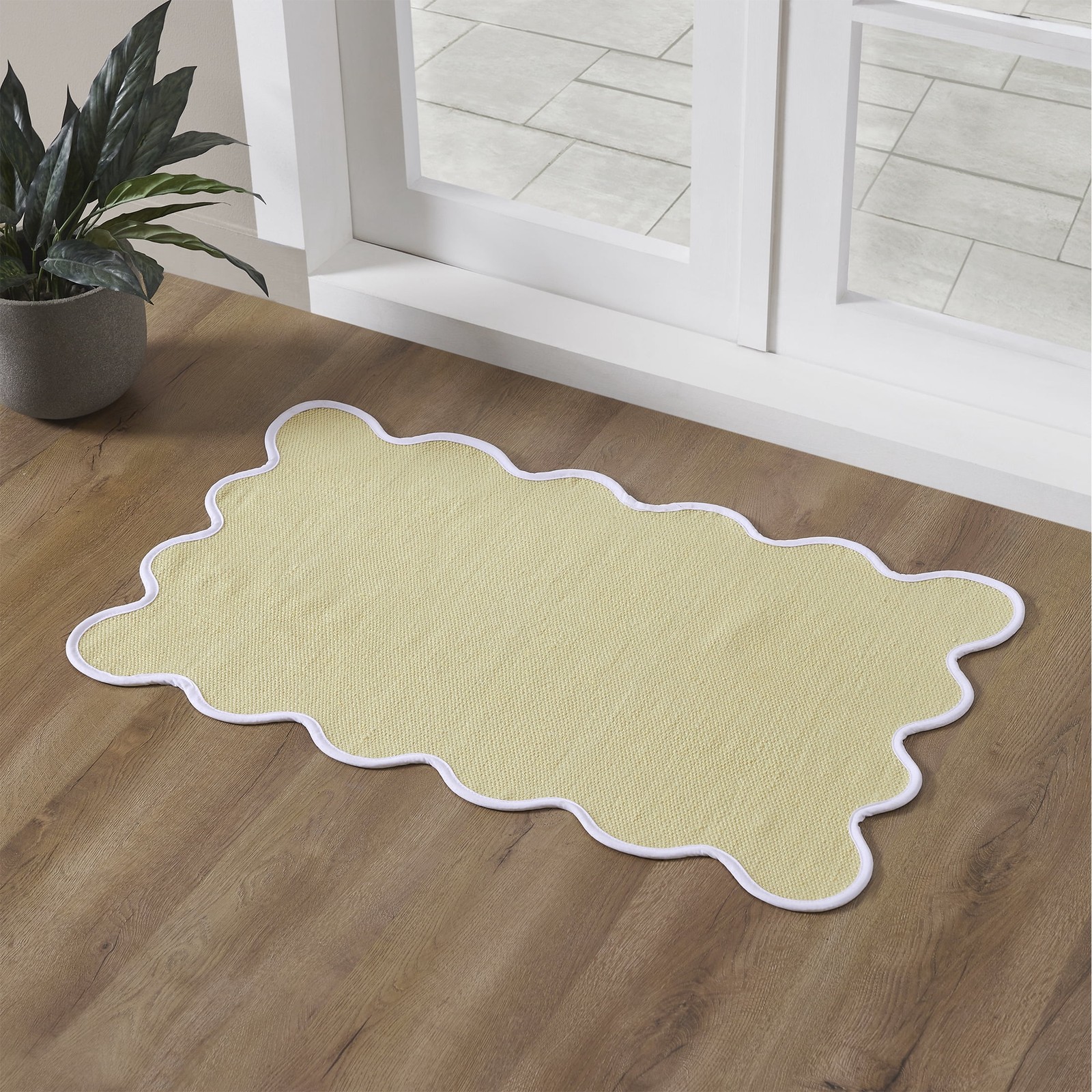 Yellow Scallop Indoor/Outdoor Layering Rug, 24″ x 38″