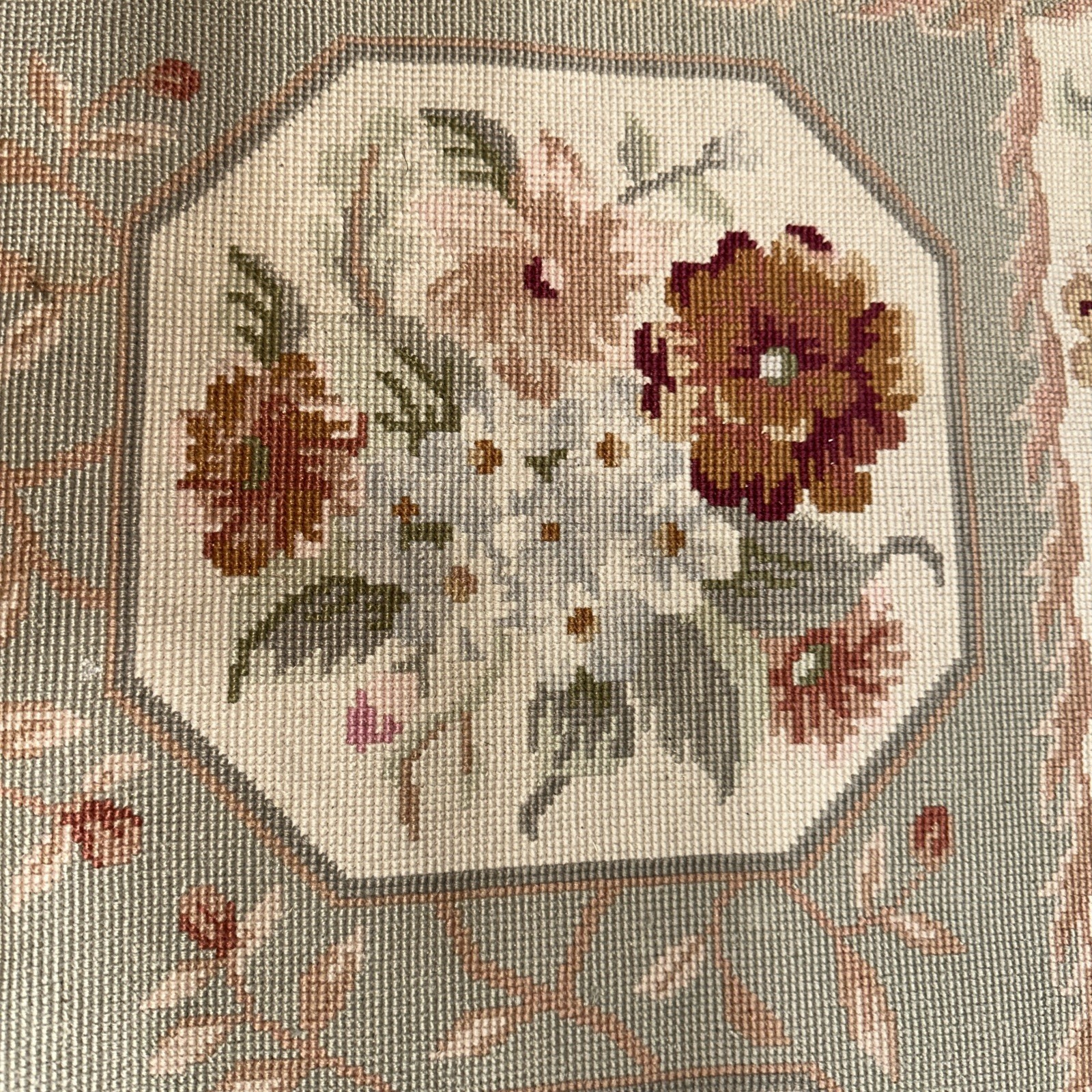 Vintage French Style Aubusson Pictorial Design Chain stitch Rug 35″ x 60read all