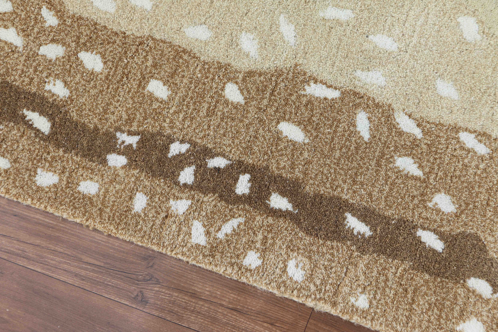 Antelope Cheetha Print Handmade Parsian Style Woolen Without