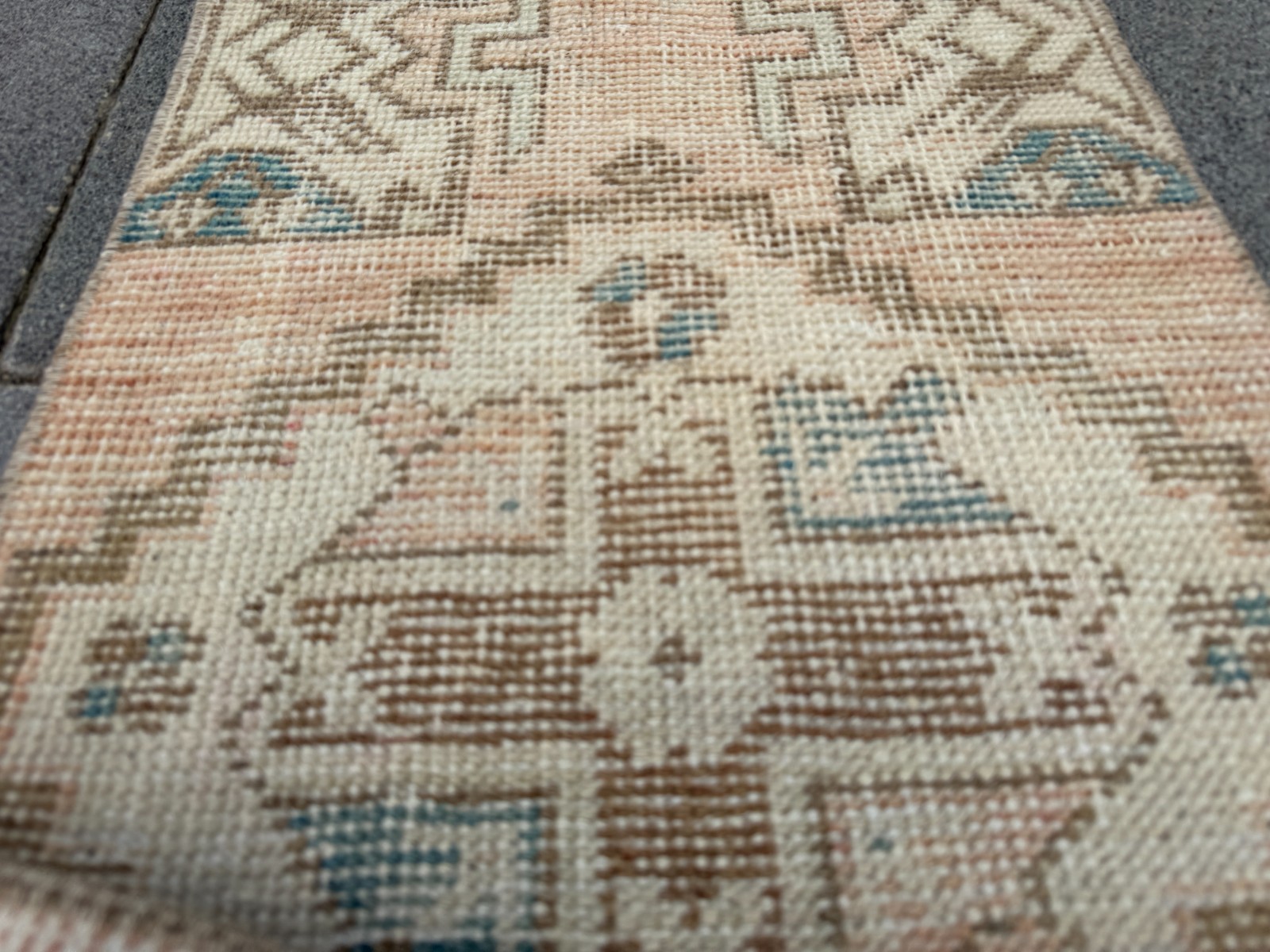Vintage Turkish Oushak Rug 1.5×2.5 ft Pink Beige Accent Mat Wool Door Rug