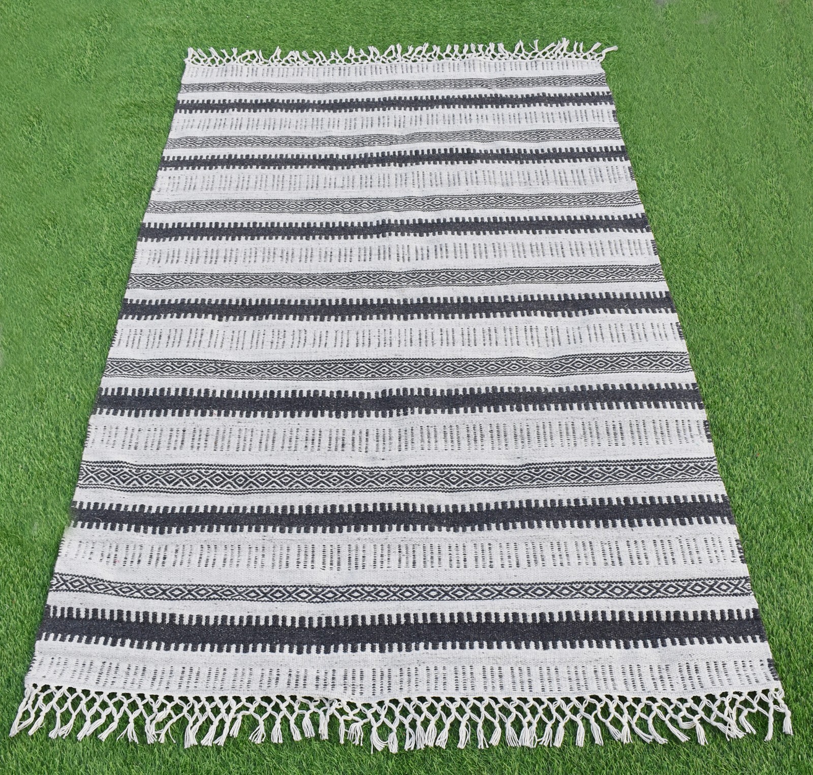 5×8 Ft. Indian Rug Home Decor Runner Indian Mat Woven Dari Black & White Carpet