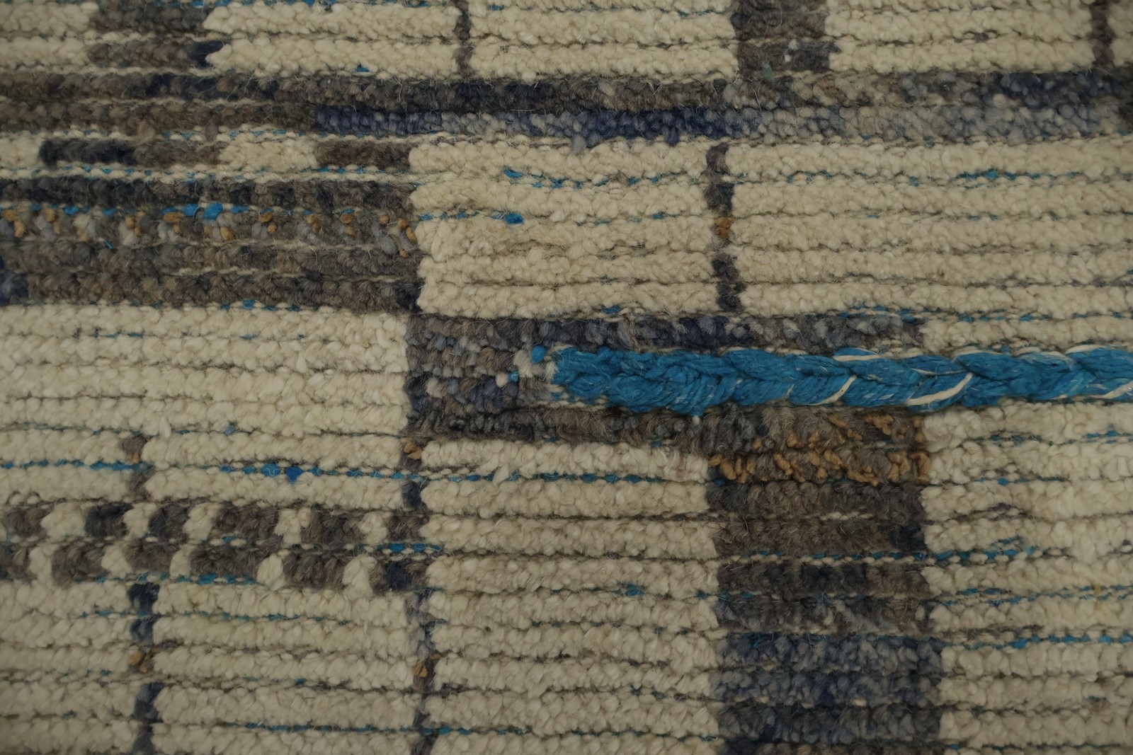 Versatile Minimalist Moroccan Rug 13×21 Ft Handmade Oversized Wool Carpet