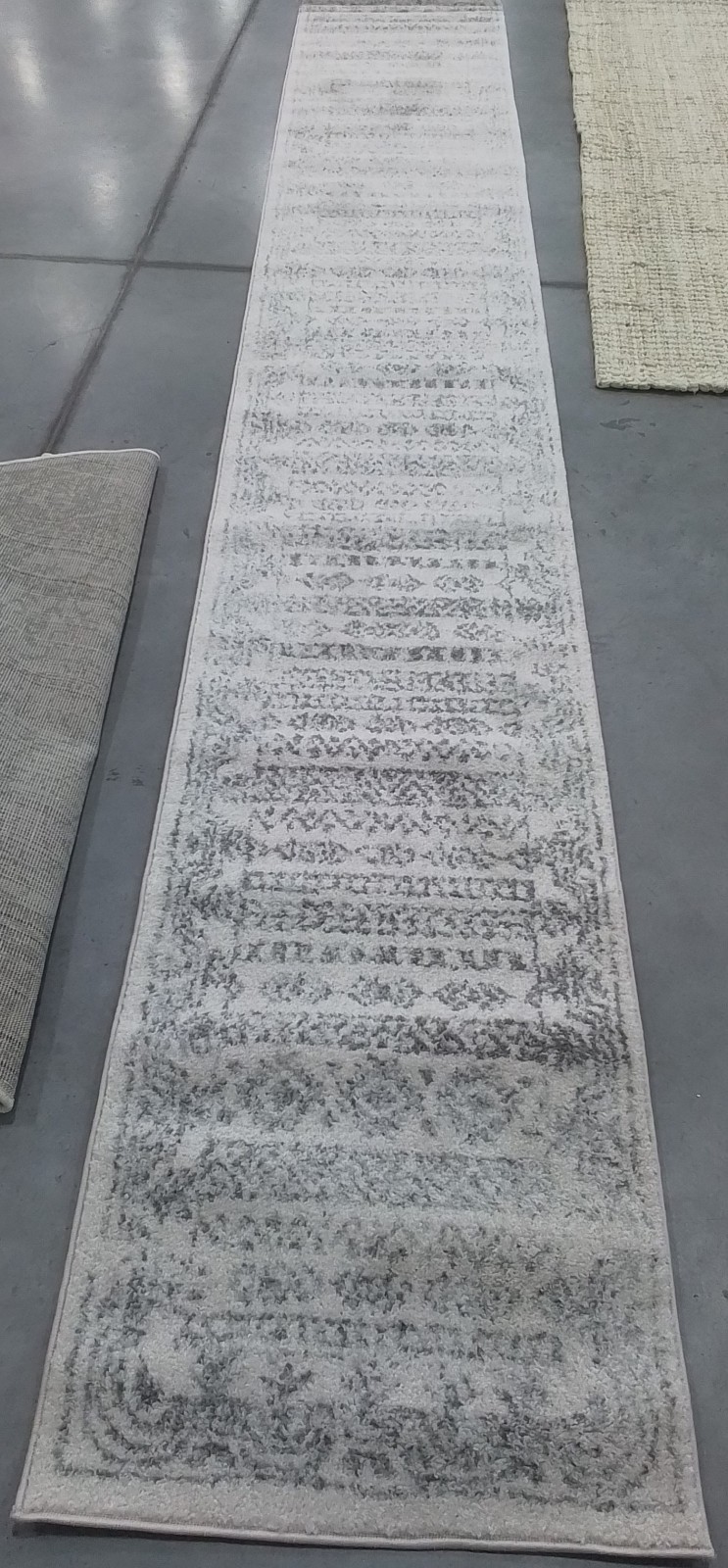 IVORY / GREY 2′-0″ x 13′-0″ Back Stain Rug, Reduced Price 1172781428 TUL271A-213