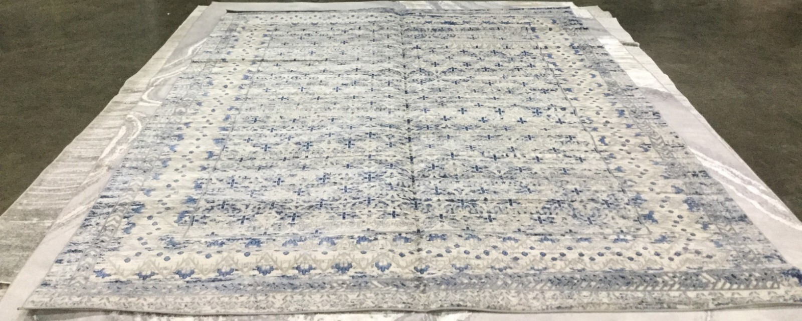 LIGHT GREY / BLUE 10′ X 13′ Back Stain Rug, Reduced Price 1172654324 BNT899G-10