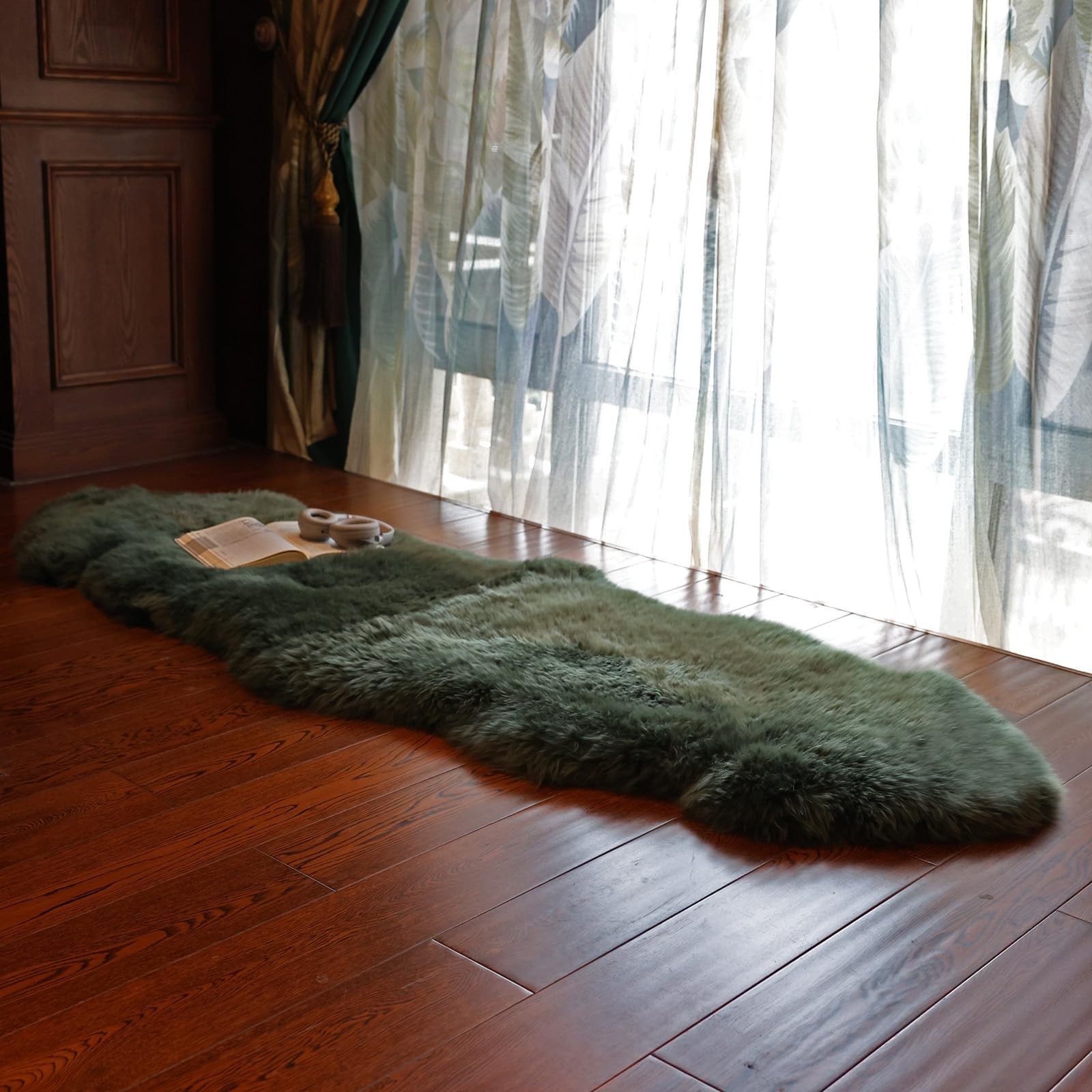 Fluffy Sheepskin Rug – Natural Lambskin Throw for Bedroom Living Room 2×6 ft