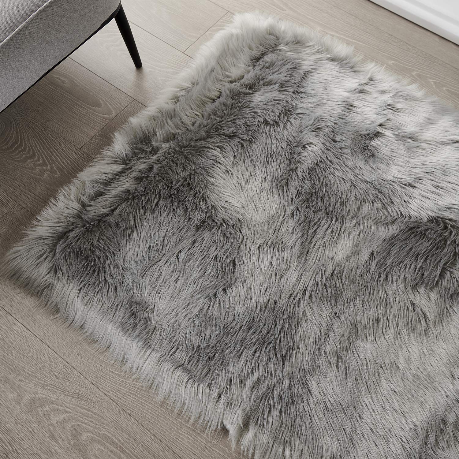 SERISSA Ultra Soft Faux Fur Area Rug Grey Fluffy Rug Plush Chair Cover Seat Pad