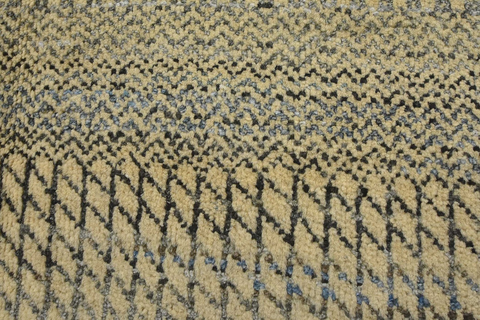 Fine Contemporary Rug 8’2” x 10’4” Beige Gray Wool Hand-Knotted Carpet